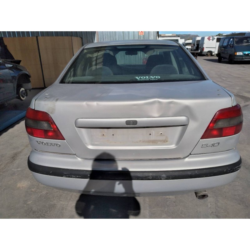 volvo s40 berlina del año 1998
