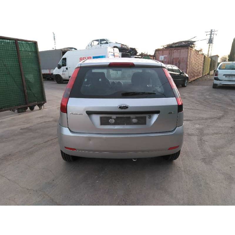 ford fiesta (cbk) del año 2004