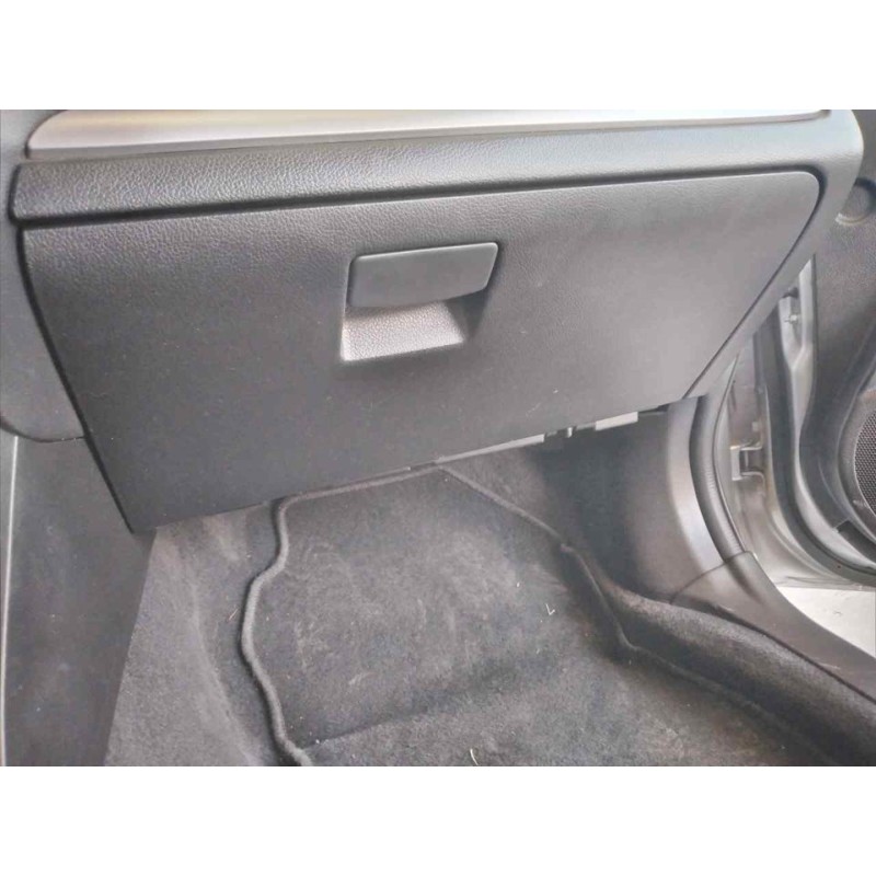 Recambio de guantera para subaru xv executive referencia OEM IAM   