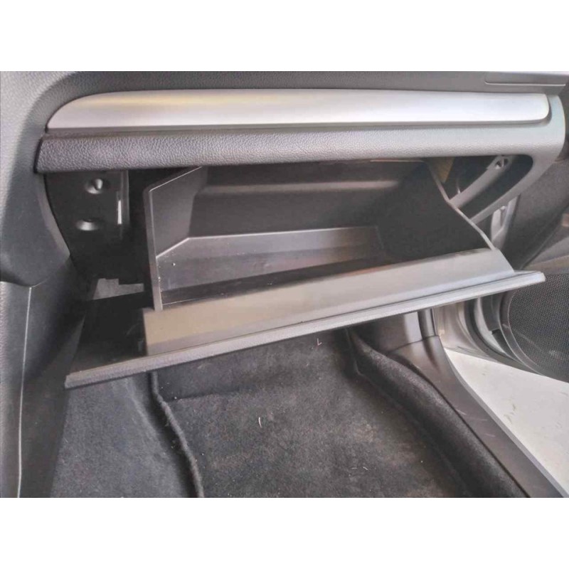 Recambio de guantera para subaru xv executive referencia OEM IAM - Gris 2