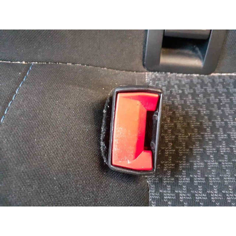 Recambio de enganche cinturon trasero izquierdo para peugeot 308 style referencia OEM IAM   