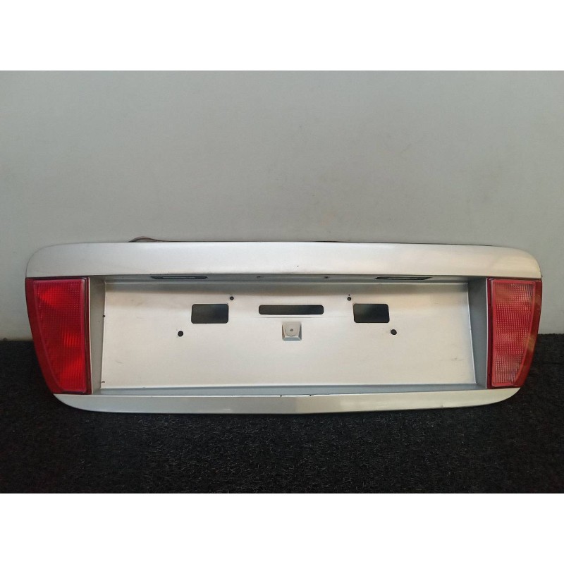 Recambio de molduras traseras para nissan primera trav. (p12) acenta referencia OEM IAM 90810AU400  