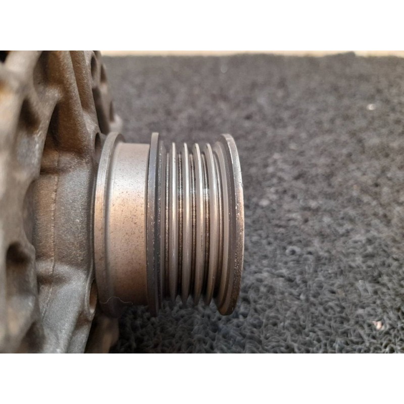 Recambio de alternador para opel astra h berlina elegance referencia OEM IAM 0124425005 24447429 2