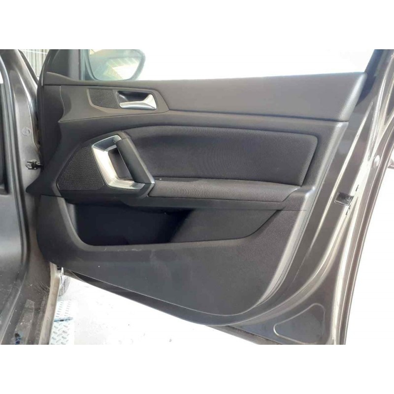 Recambio de guarnecido puerta delantera derecha para peugeot 308 style referencia OEM IAM   
