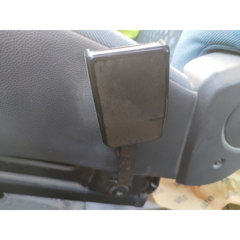 Recambio de enganche cinturon delantero derecho para fiat scudo combi (272) l1h1 120 multijet (5 pl.) referencia OEM IAM - Blanco 2
