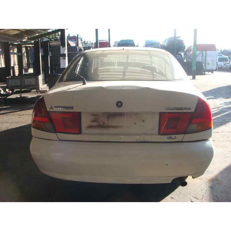 mitsubishi carisma berlina 4 (da0) del año 1997