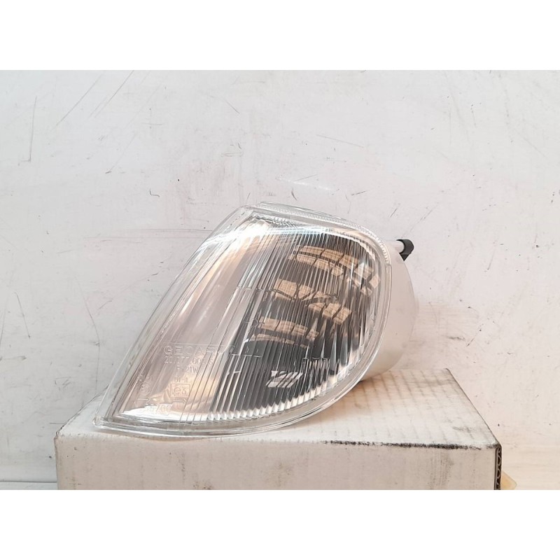 Recambio de piloto delantero izquierdo para citroën saxo referencia OEM IAM 20077000 26549 