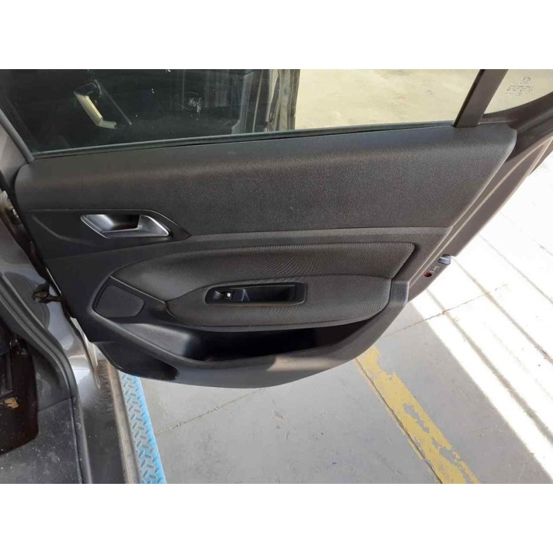 Recambio de guarnecido puerta trasera derecha para peugeot 308 style referencia OEM IAM 2