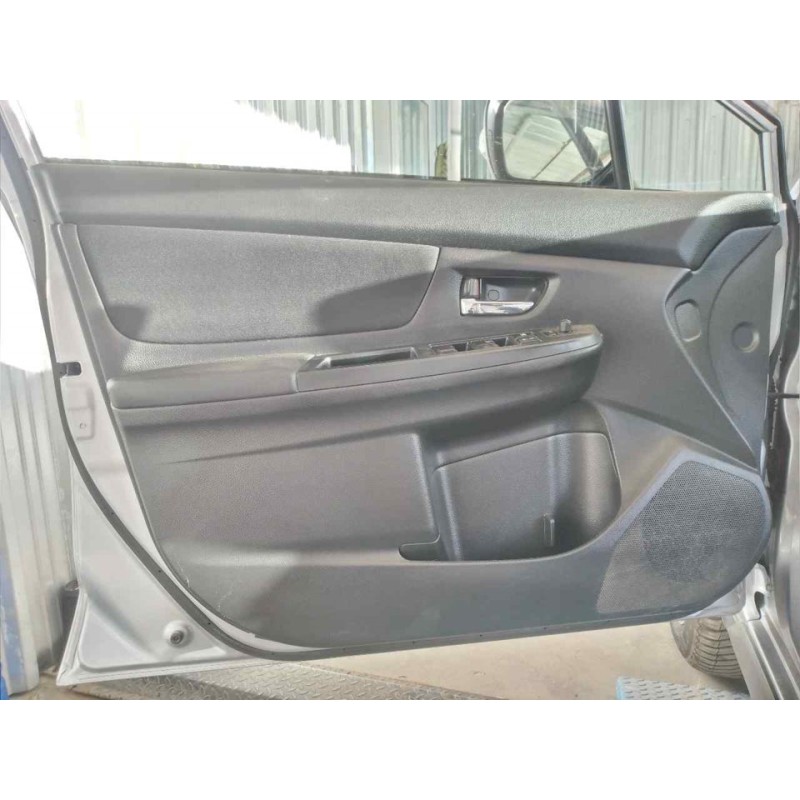 Recambio de guarnecido puerta delantera izquierda para subaru xv executive referencia OEM IAM   
