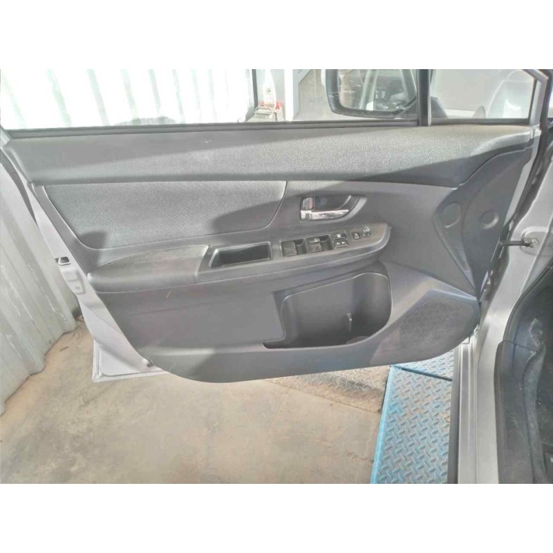 Recambio de guarnecido puerta delantera izquierda para subaru xv executive referencia OEM IAM - Gris 3