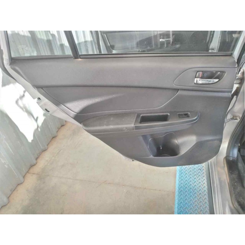 Recambio de guarnecido puerta trasera izquierda para subaru xv executive referencia OEM IAM - Gris 2