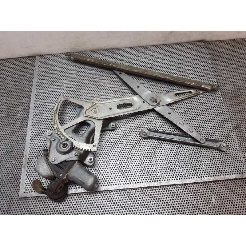 Recambio de elevalunas trasero derecho para toyota prius (nhw30) advance referencia OEM IAM 8571072020  