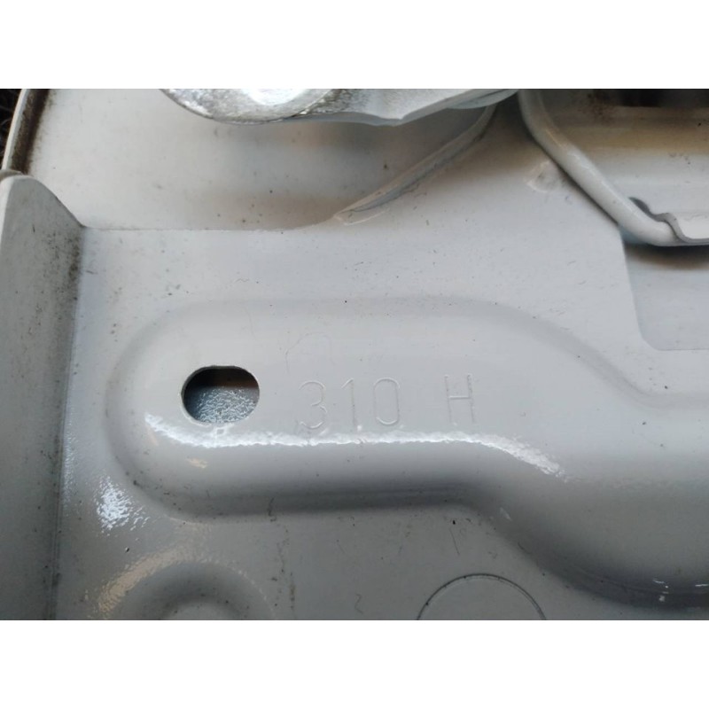 Recambio de tapa exterior combustible para dacia sandero laureate referencia OEM IAM 310H - Blanco 3