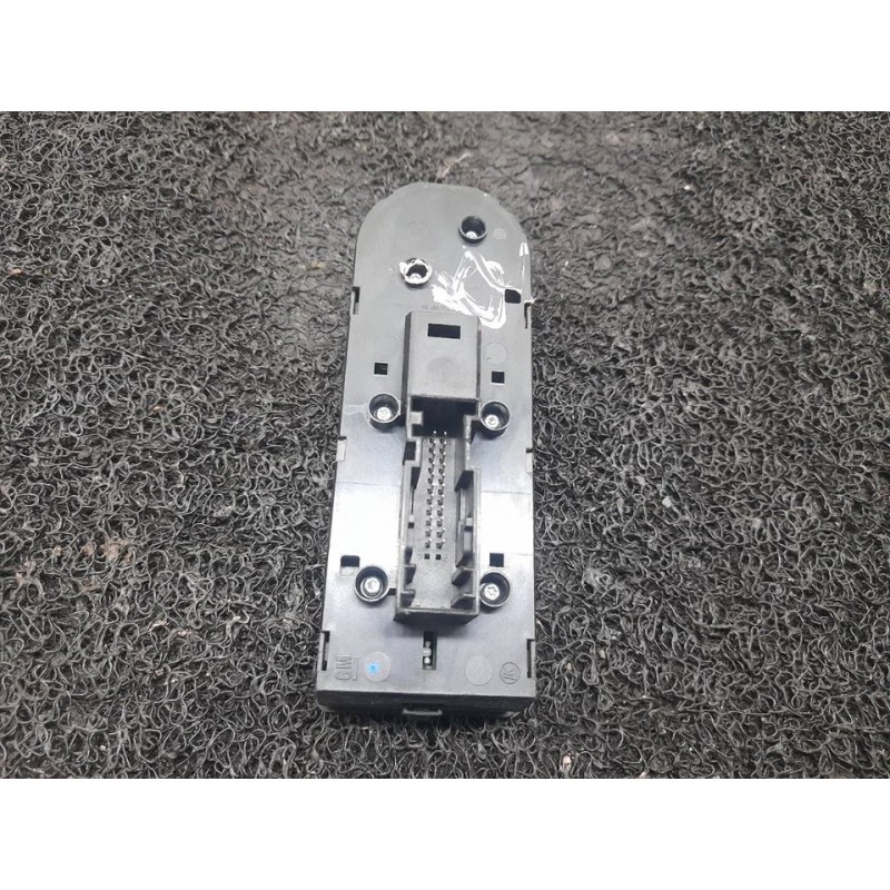 Recambio de mando elevalunas delantero izquierdo para opel astra h berlina elegance referencia OEM IAM 13183677 3
