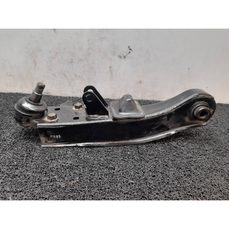 Recambio de brazo suspension inferior delantero izquierdo para hyundai h 1 starex h 1 starex td referencia OEM IAM   