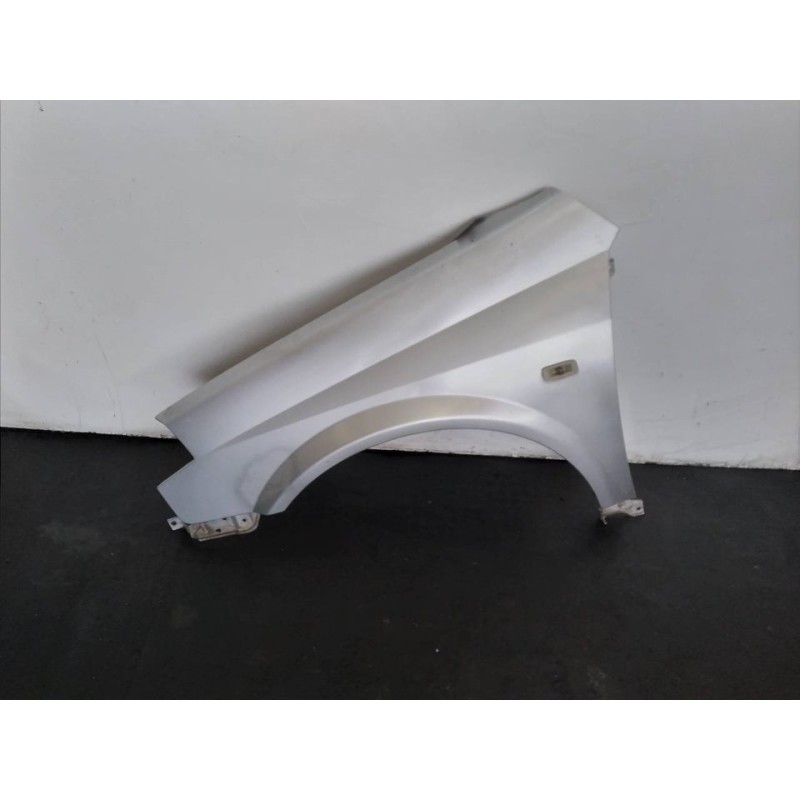 Recambio de aleta delantera izquierda para nissan primera berlina (p12) acenta referencia OEM IAM   