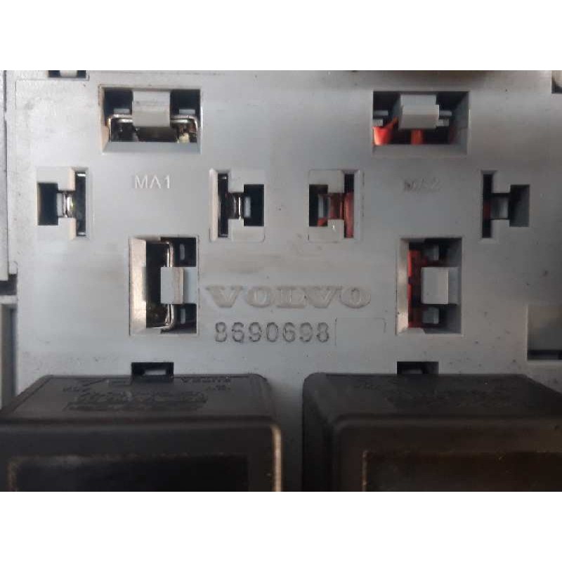 Recambio de caja reles / fusibles para volvo xc90 d5 momentum (136kw)(7 sitze) referencia OEM IAM 8690698 30656936 - Gris 4