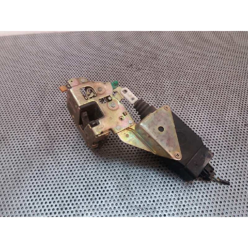 Recambio de cerradura puerta trasera izquierda para volvo v40 familiar 1.8i referencia OEM IAM   