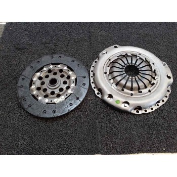 KIT EMBRAGUE 323058610 LUK