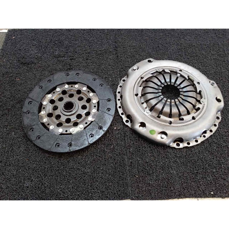 Recambio de kit embrague para opel astra g berlina club referencia OEM IAM 323058610  LUK