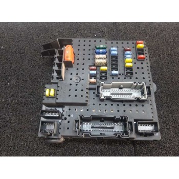 CAJA RELES / FUSIBLES 30786647 28080156 