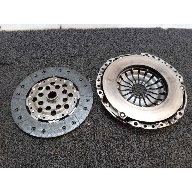 Recambio de kit embrague para opel astra g berlina club referencia OEM IAM 323058610  LUK - Azul 2