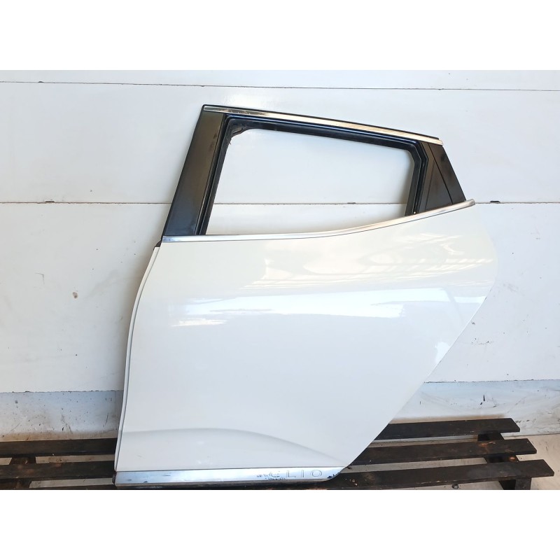 Recambio de puerta trasera izquierda para renault clio v (b7_) 1.0 tce 100 (b7mt) referencia OEM IAM   