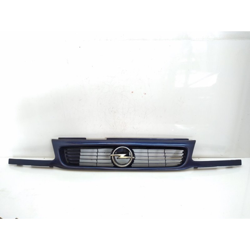 Recambio de rejilla delantera para opel astra f berlina 1.6 16v referencia OEM IAM   