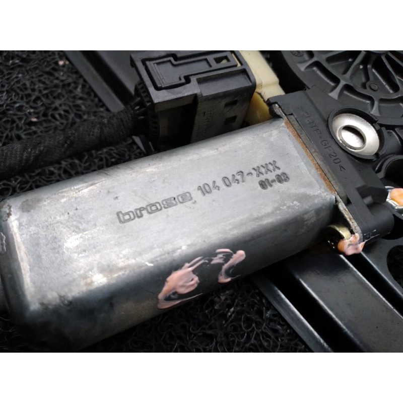 Recambio de elevalunas trasero derecho para mercedes-benz clase c (w203) berlina 270 cdi (203.016) referencia OEM IAM 104047XXX 2