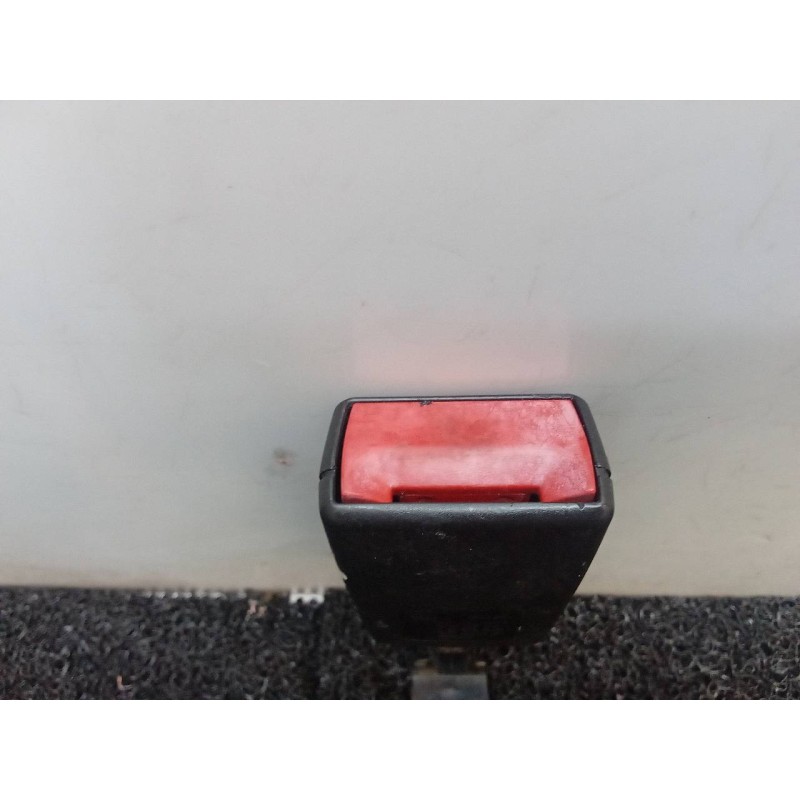 Recambio de enganche cinturon trasero derecho para opel astra h berlina cosmo referencia OEM IAM N13128019 F13128869 - Negro 2