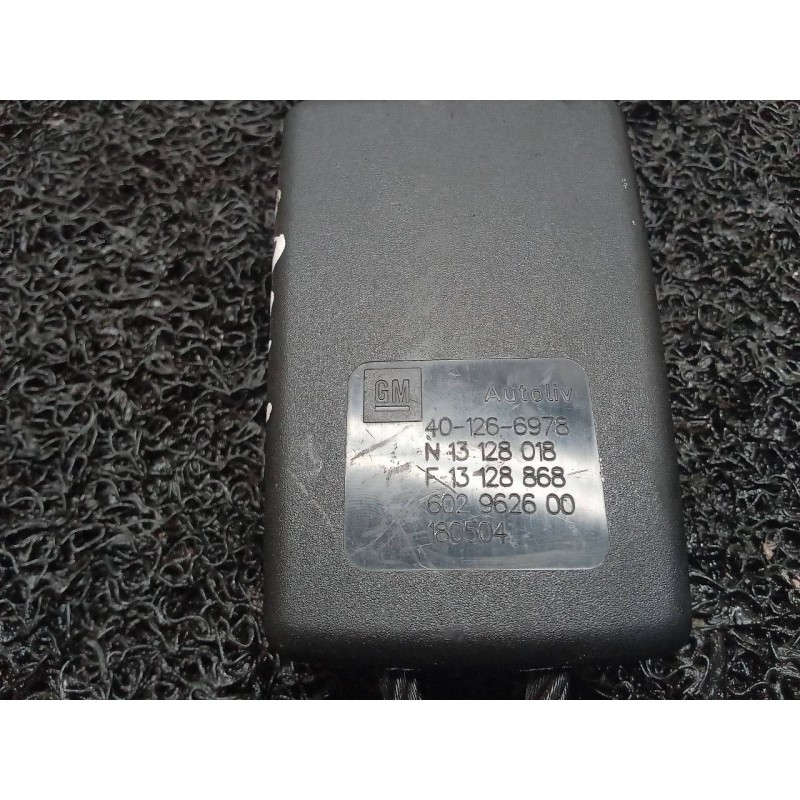 Recambio de enganche cinturon trasero derecho para opel astra h berlina cosmo referencia OEM IAM N13128019 F13128869 - Negro 3