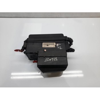 CAJA RELES / FUSIBLES 155137130204 690660402 