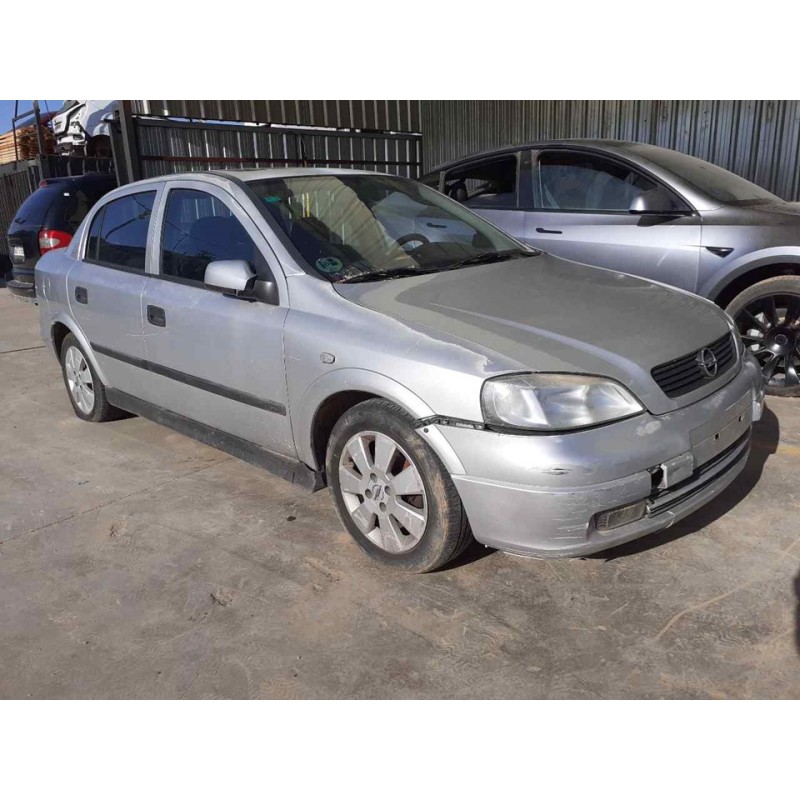 opel astra g berlina del año 2001