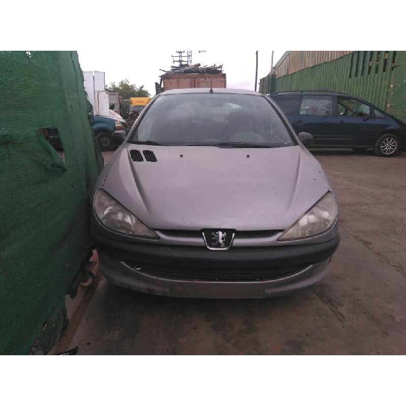 peugeot 206 berlina del año 2001