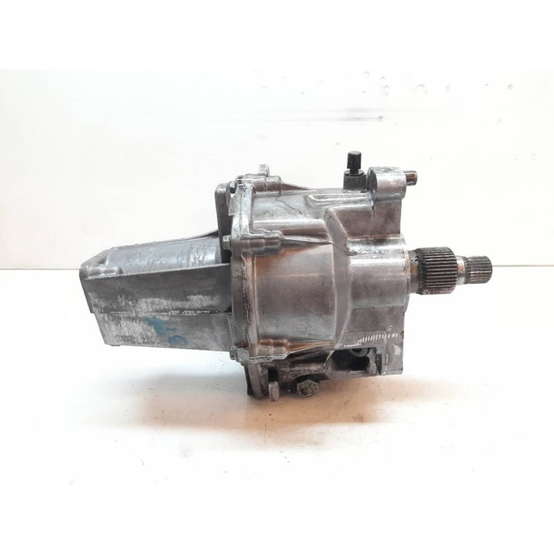 Recambio de caja transfer para kia sportage active 4x4 referencia OEM IAM Y061103154 - Negro 2