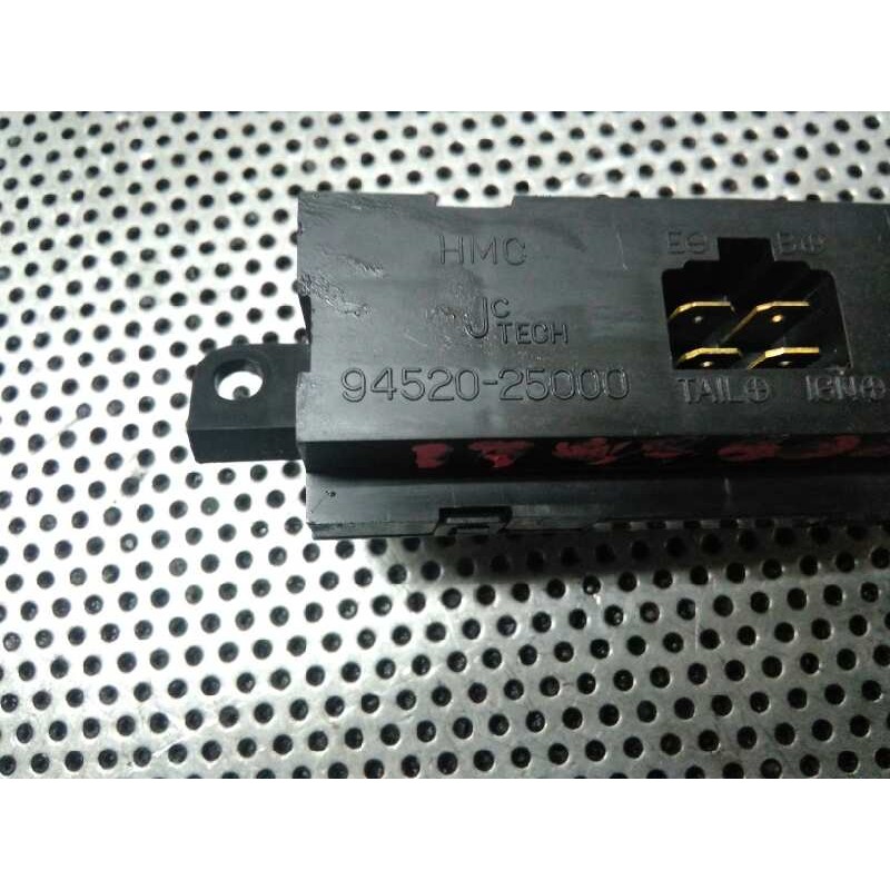 Recambio de pantalla multifuncion para hyundai accent (lc) 1.5 crdi cat referencia OEM IAM 9452025000 2