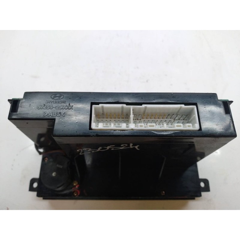 Recambio de mando climatizador para hyundai elantra (xd) 2.0 style (5-ptas.) referencia OEM IAM 972502DXXX 2