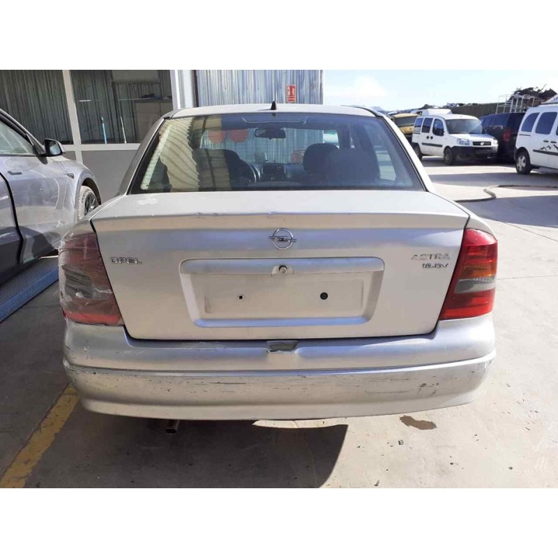 opel astra g berlina del año 2001