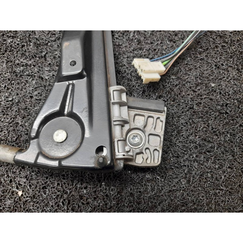 Recambio de elevalunas delantero izquierdo para mercedes-benz clase c (w203) familiar c 270 t cdi (203.216) referencia OEM IAM A 8