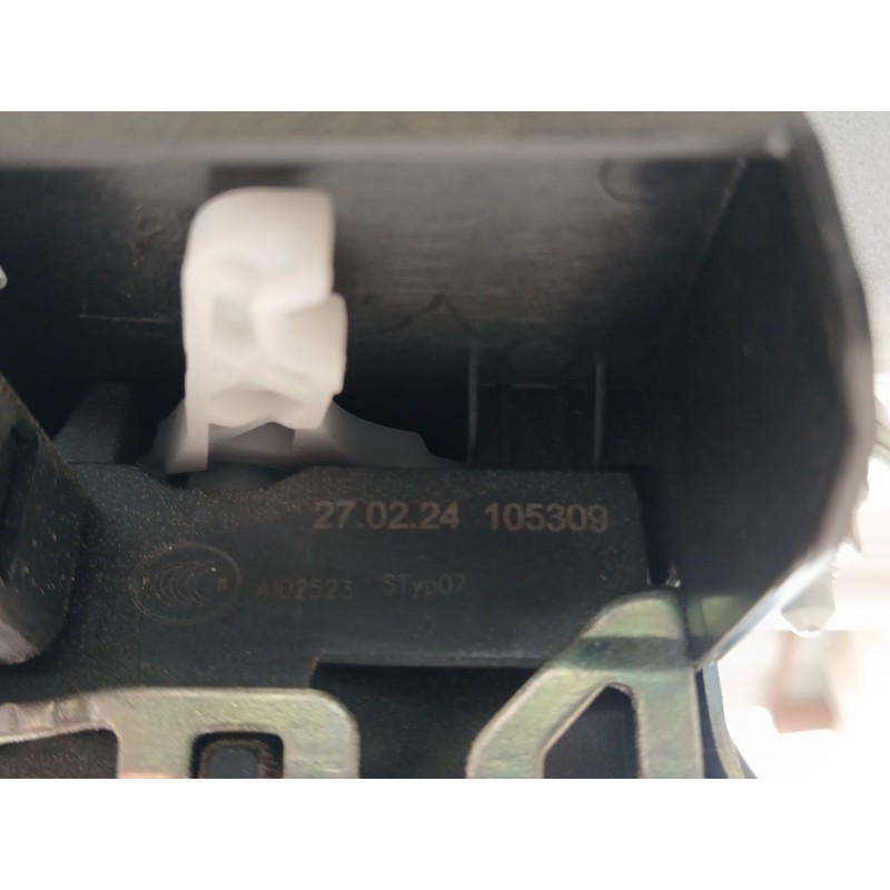 Recambio de cerradura maletero / porton para volkswagen taigo (cs1) 1.0 tsi referencia OEM IAM 105309 - Blanco 3