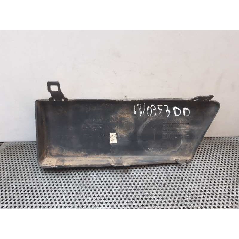 Recambio de molduras delanteras para renault clio grandtour business referencia OEM IAM - Negro 2