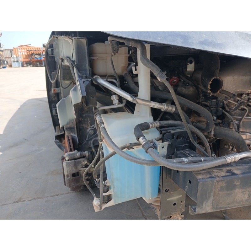 Recambio de deposito limpia para ssangyong tivoli limited 4x2 referencia OEM IAM 2