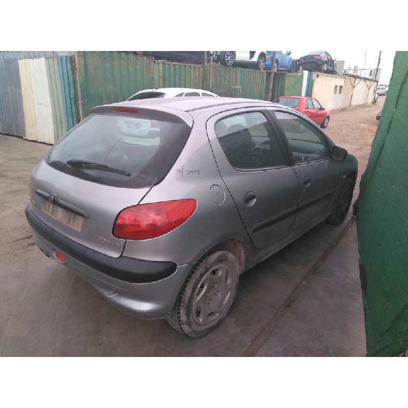 peugeot 206 berlina del año 2001