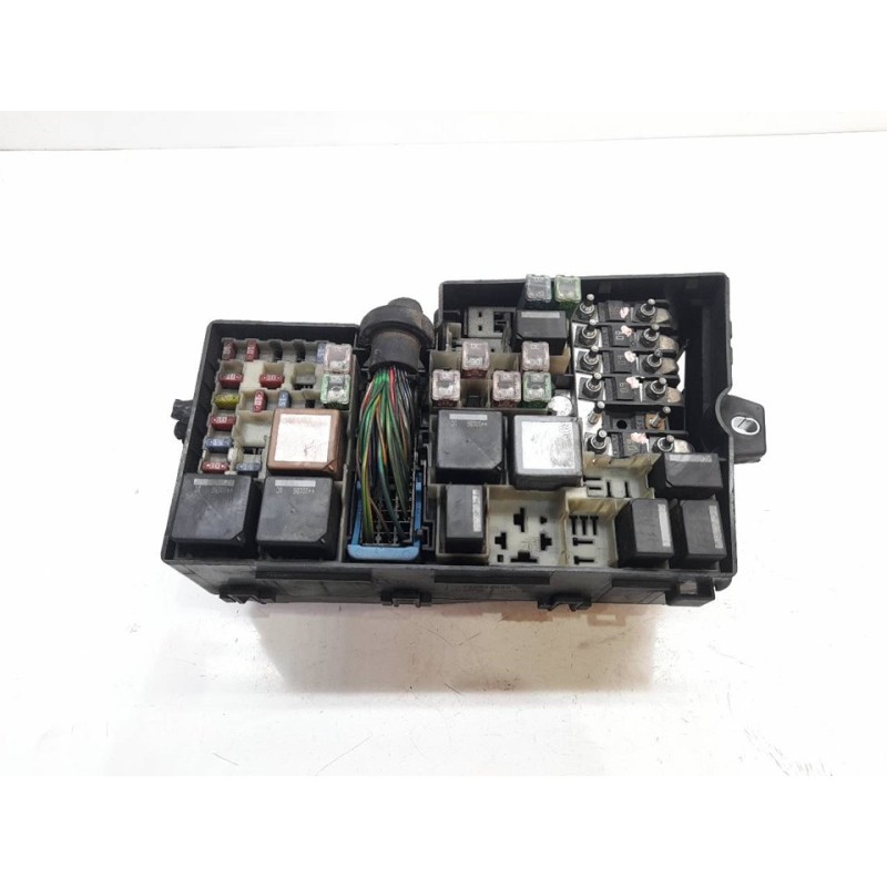 Recambio de caja reles / fusibles para volvo c30 1.6 d drive kinetic referencia OEM IAM 31314696  