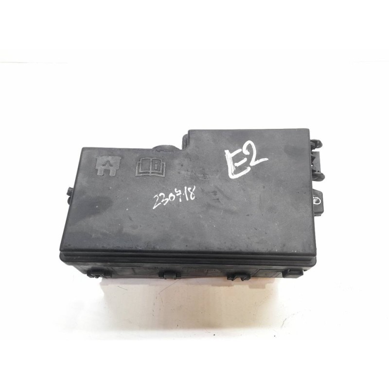 Recambio de caja reles / fusibles para volvo c30 1.6 d drive kinetic referencia OEM IAM 31314696 - Blanco 3