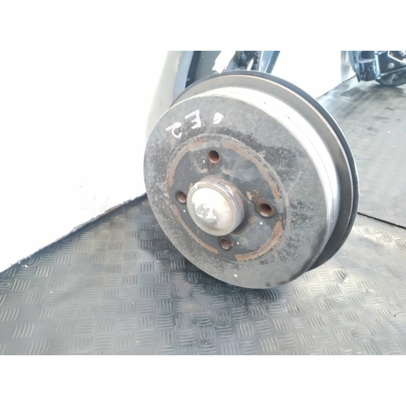 Recambio de puente trasero para dacia sandero laureate referencia OEM IAM - Blanco 3