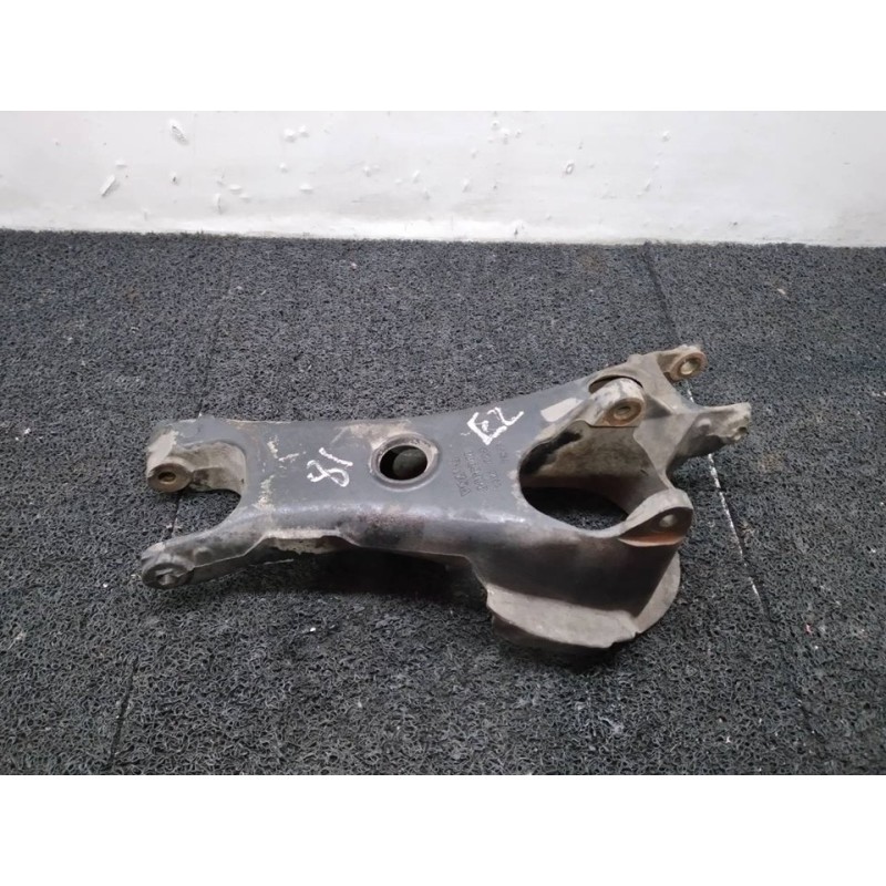 Recambio de brazo suspension inferior trasero derecho para volvo xc90 d5 momentum (136kw)(7 sitze) referencia OEM IAM 8666346  