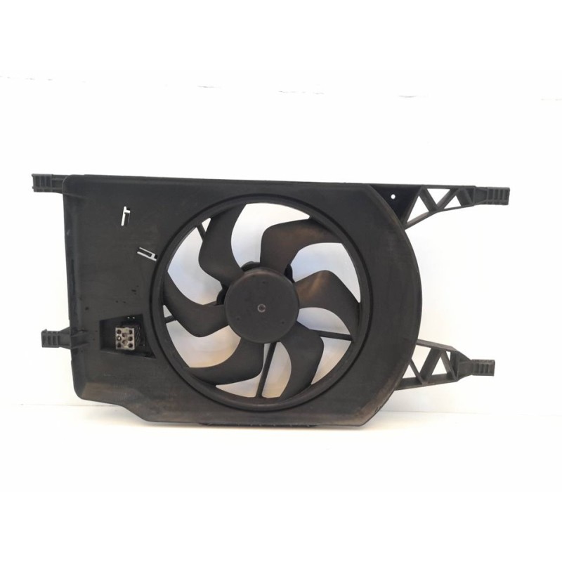 Recambio de electroventilador para renault laguna ii (bg0) 2.2 dci turbodiesel referencia OEM IAM 8200025636 ECIA 
