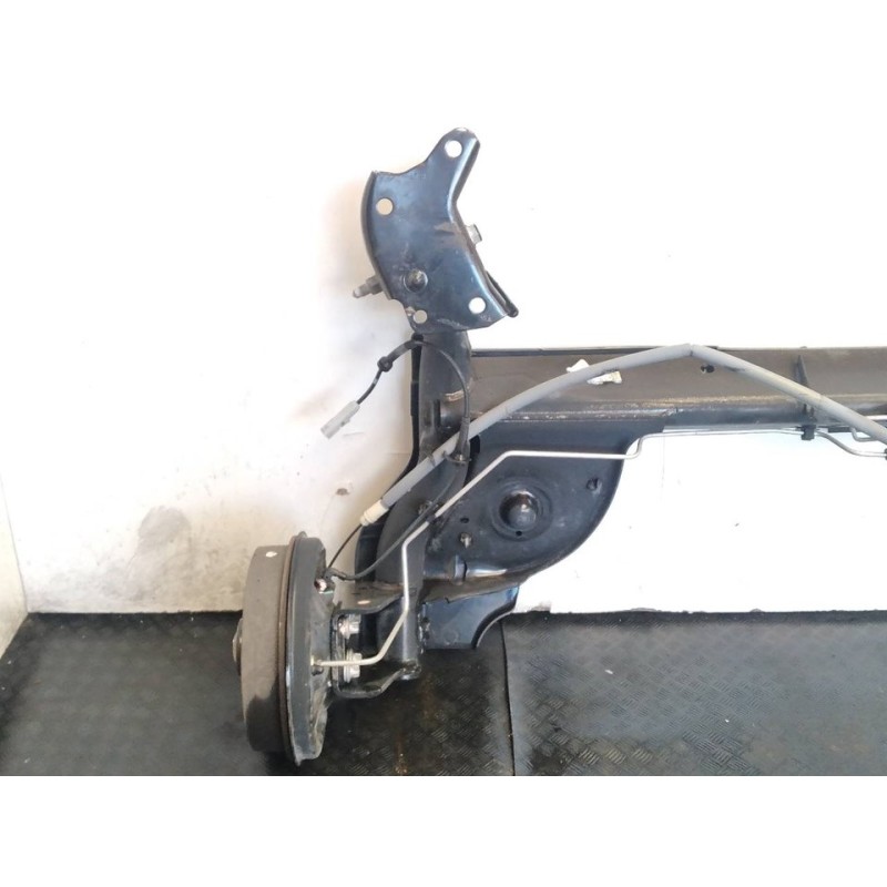 Recambio de puente trasero para dacia sandero laureate referencia OEM IAM - Blanco 5