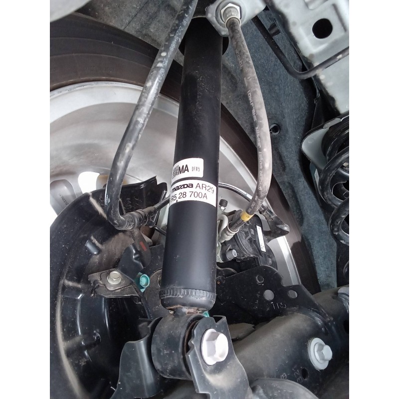 Recambio de amortiguador trasero izquierdo para mazda cx-30 selection 2wd referencia OEM IAM DFR528700A 2